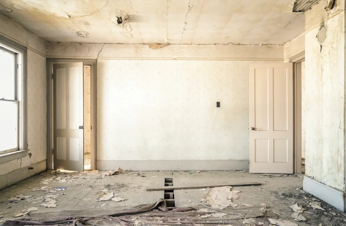 Waste disposal crew managing a cleanout project in Crest Hill